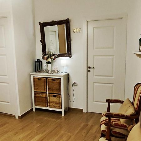 Hostal Aliste Madrid Exterior photo