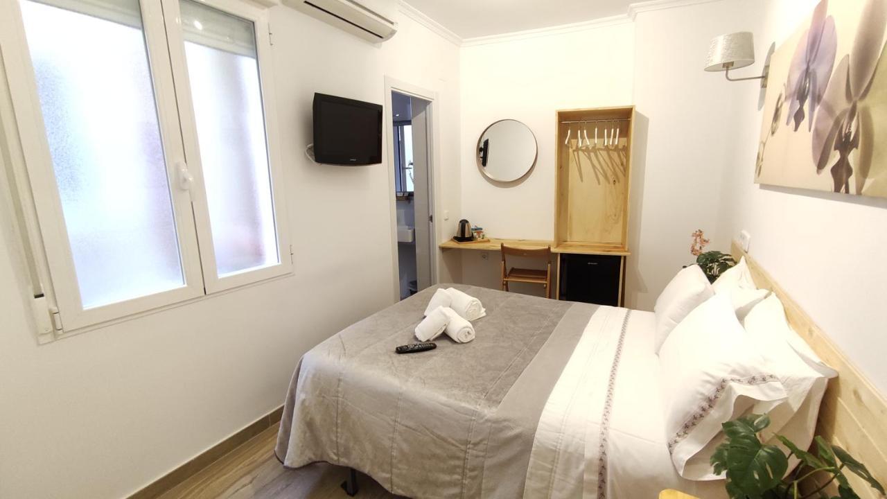 Hostal Aliste Madrid Exterior photo