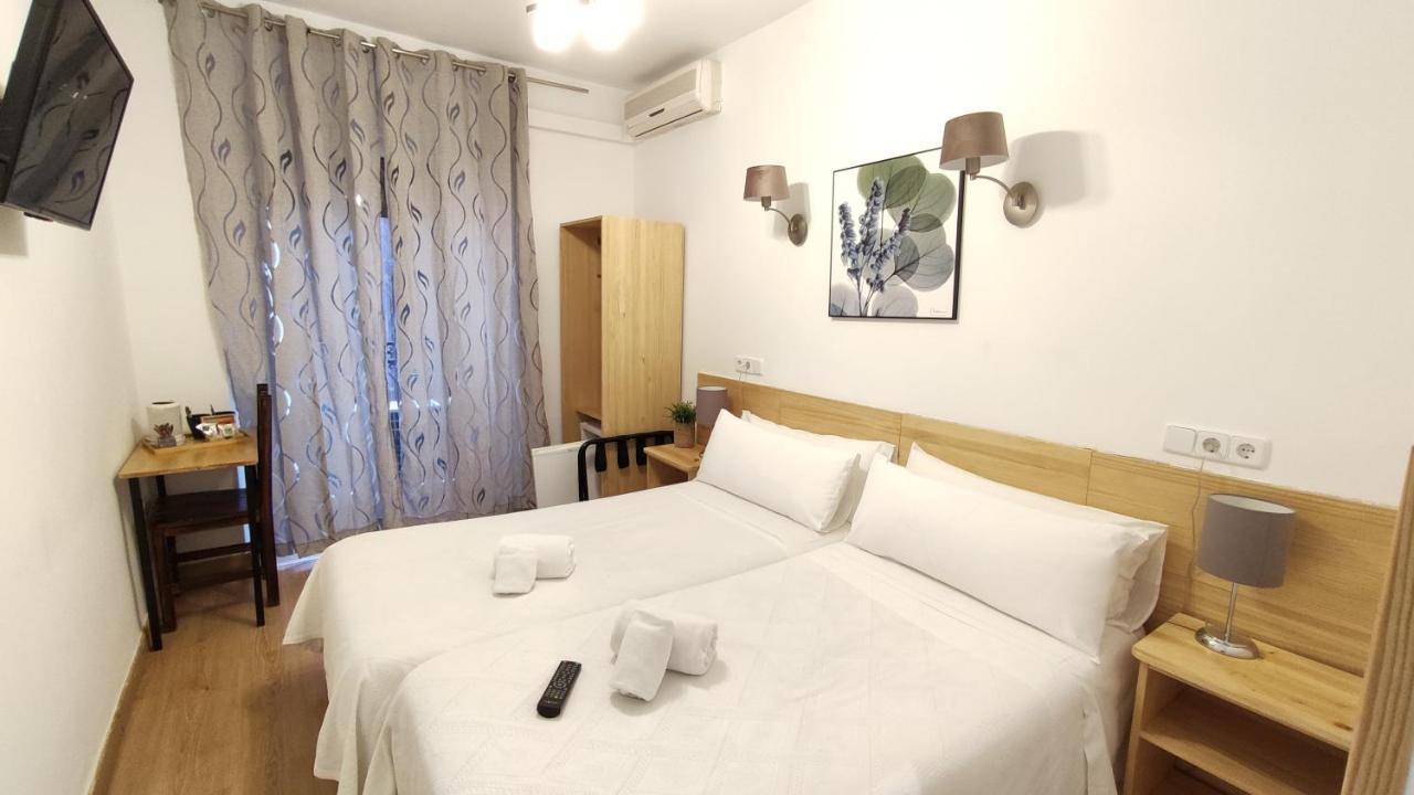 Hostal Aliste Madrid Exterior photo