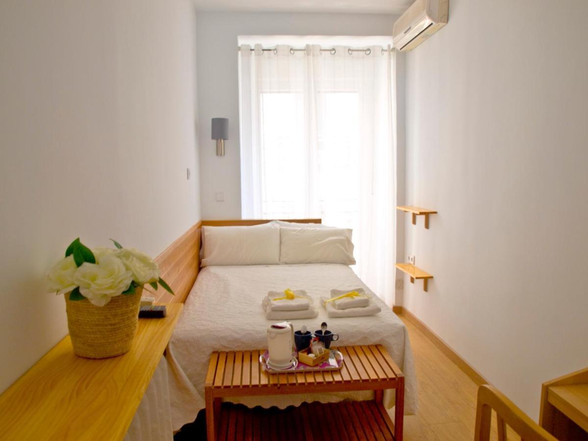 Hostal Aliste Madrid Exterior photo