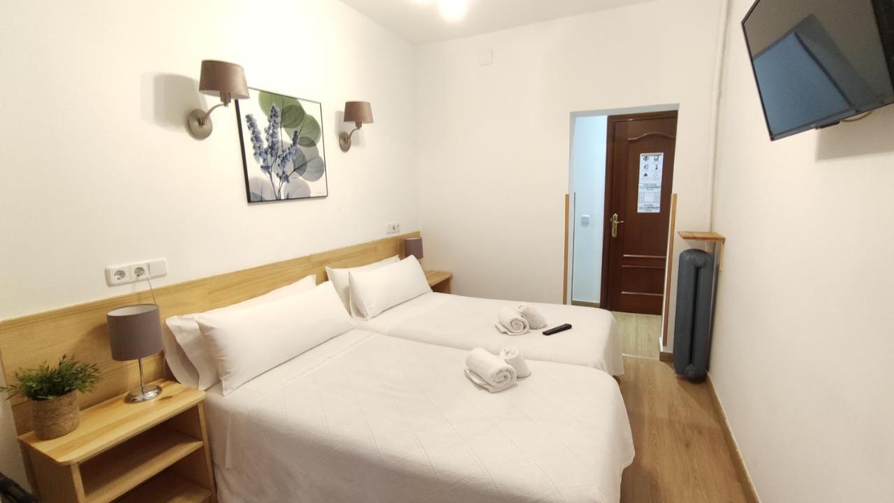 Hostal Aliste Madrid Exterior photo