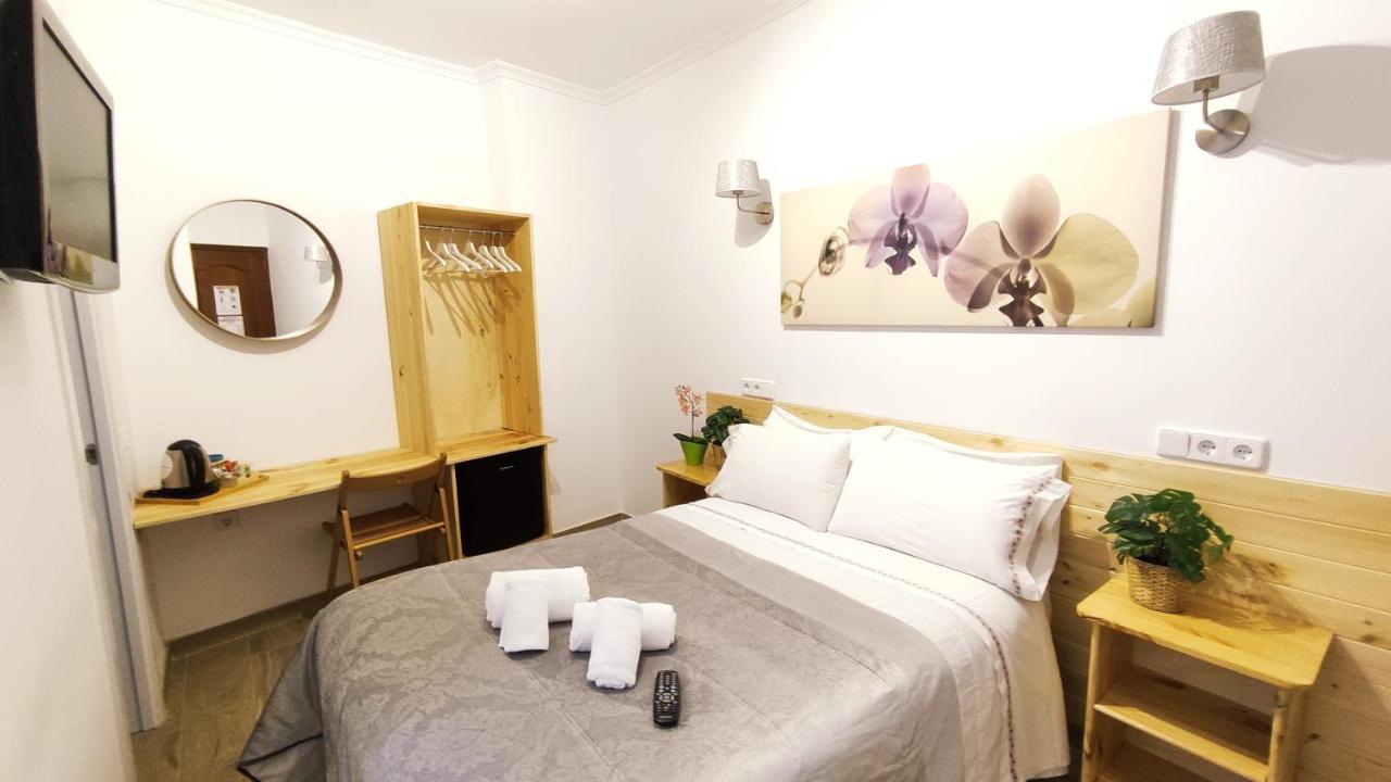 Hostal Aliste Madrid Exterior photo