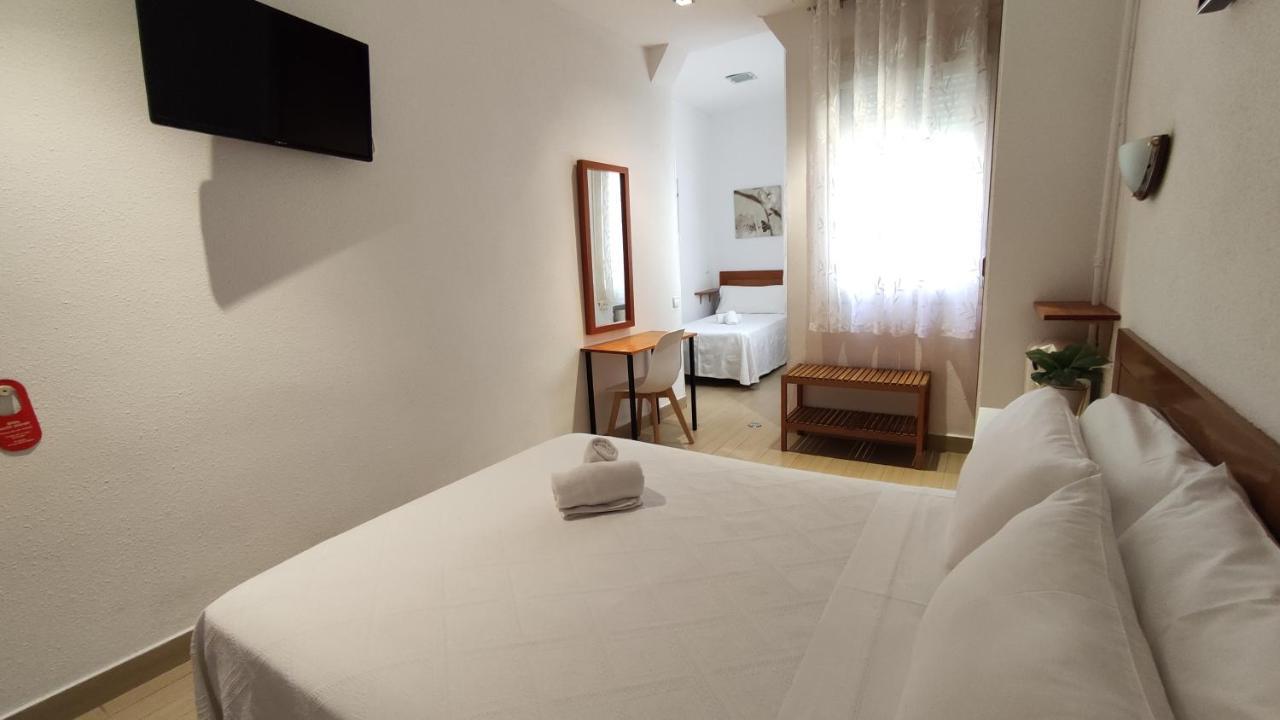 Hostal Aliste Madrid Exterior photo