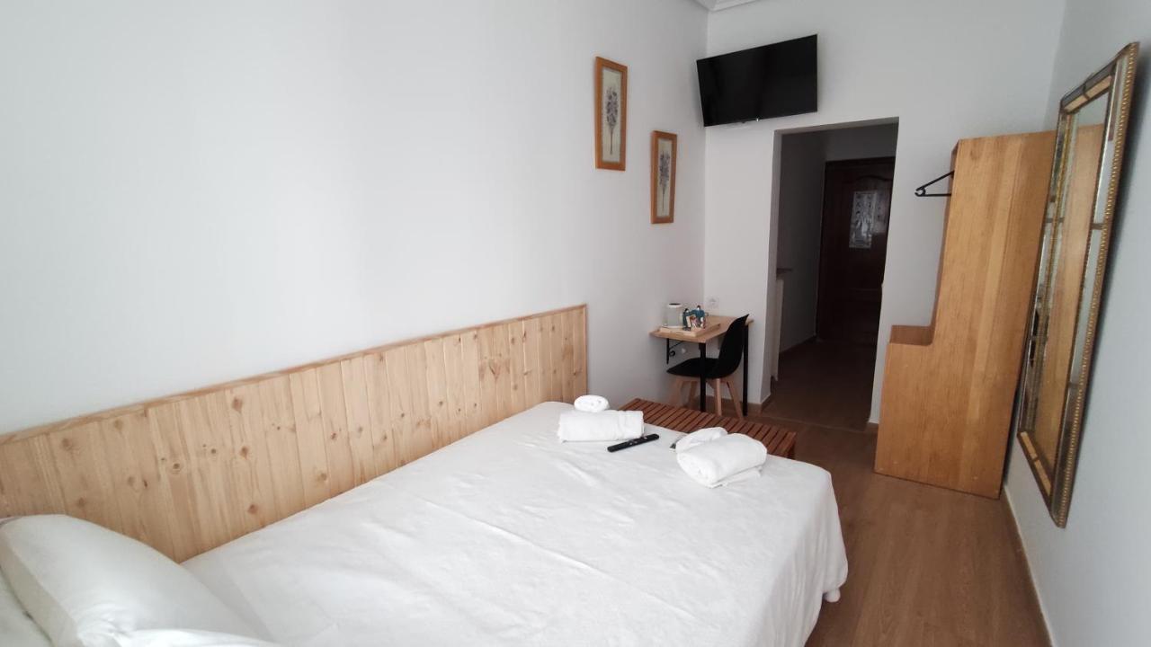 Hostal Aliste Madrid Exterior photo