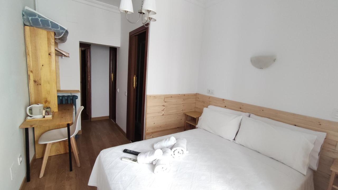 Hostal Aliste Madrid Exterior photo