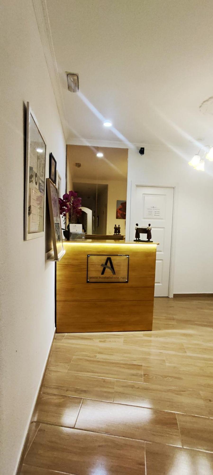 Hostal Aliste Madrid Exterior photo