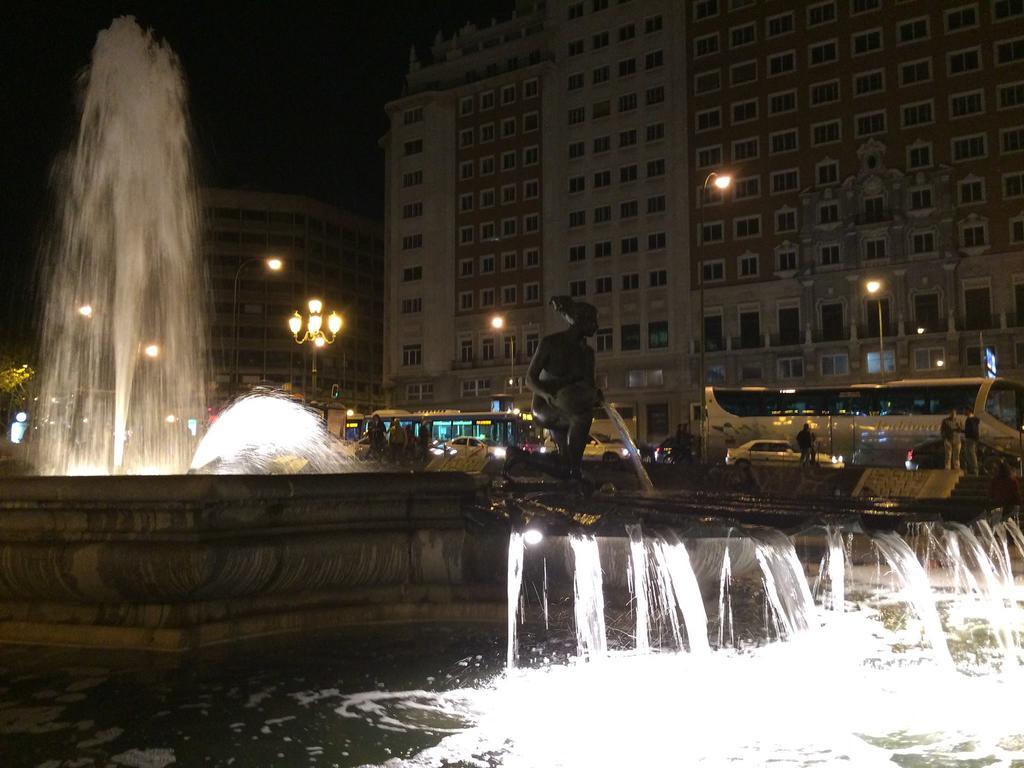 Hostal Aliste Madrid Exterior photo