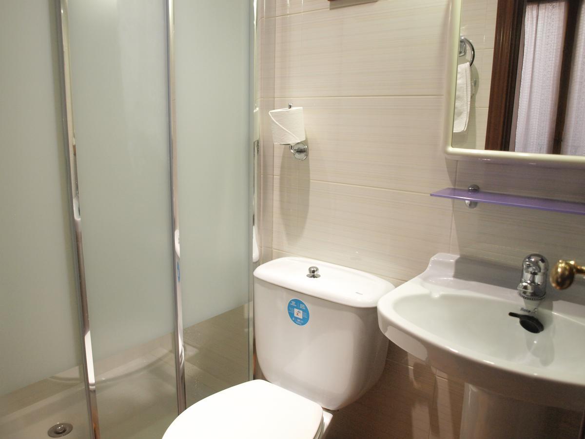 Hostal Aliste Madrid Exterior photo